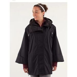 Lululemon peak to peak rain Cape jacket one size women’s with belt